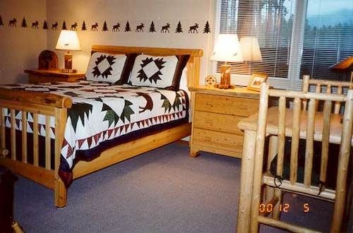 Silverwolf Log Chalets Coram Экстерьер фото