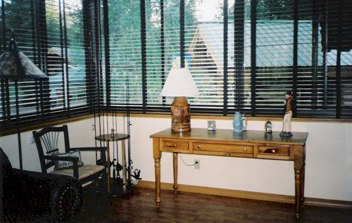 Silverwolf Log Chalets Coram Экстерьер фото